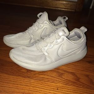 Nike Roshe Two Wolf Grey Size 10 Like New